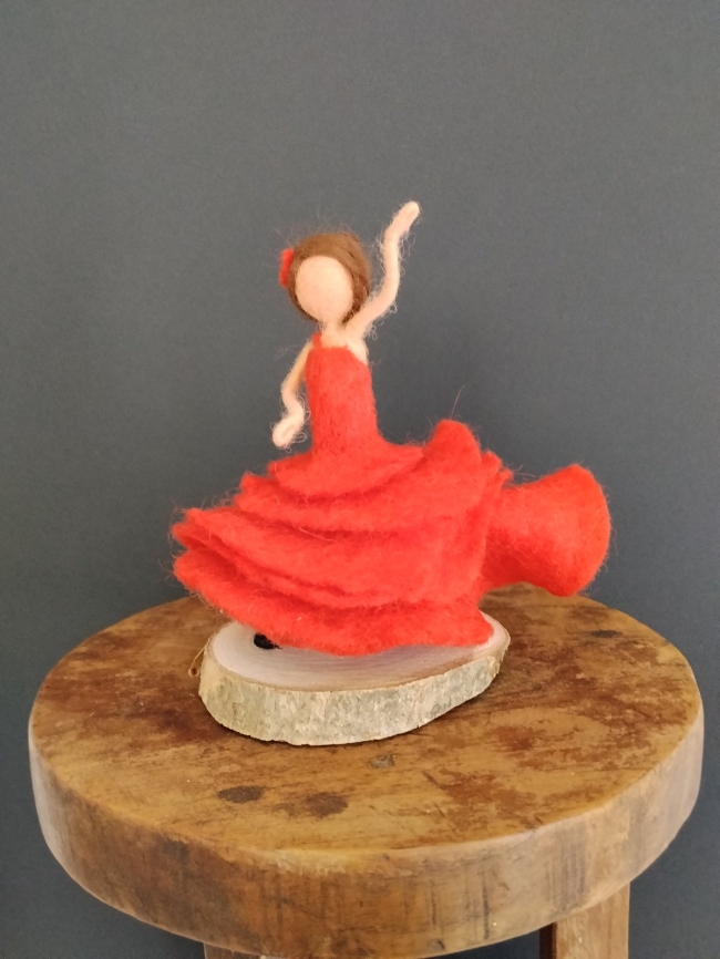 Femme en rouge