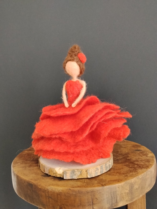 Femme en rouge